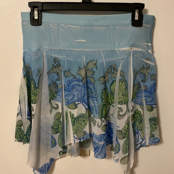 Top - Picture 2 of 2